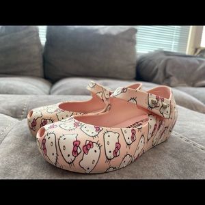 Slightly worn mini melissa shoes toddler size 8